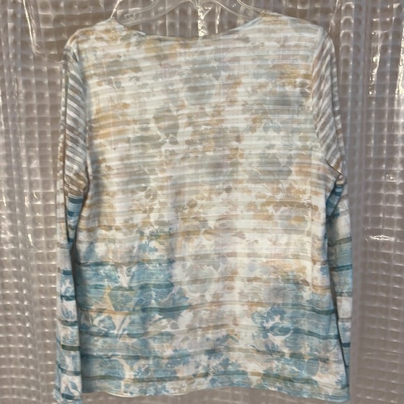Pretty long sleeved top - Picture 6 of 8